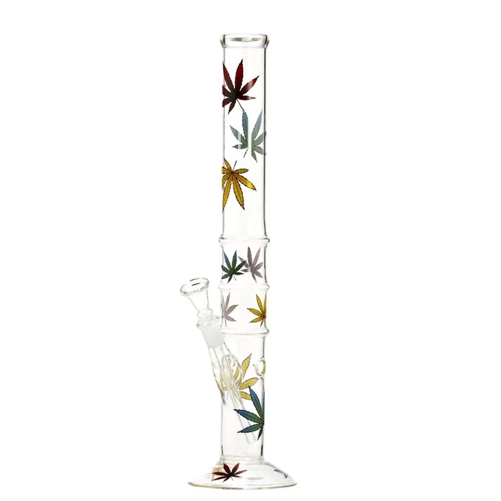 Bong recto de cristal transparente con hojas de colores, tubo alto, cazoleta lateral inclinada y base circular sobre fondo blanco.