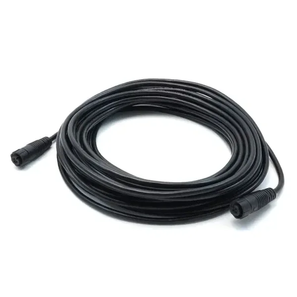 Cable de señal Pure Led negro, enrollado en una bobina y con conectores cilíndricos visibles en ambos extremos, sobre fondo blanco. Cable de señal Pure Led negro, enrollado en una bobina y con conectores cilíndricos visibles en ambos extremos, sobre fondo blanco.