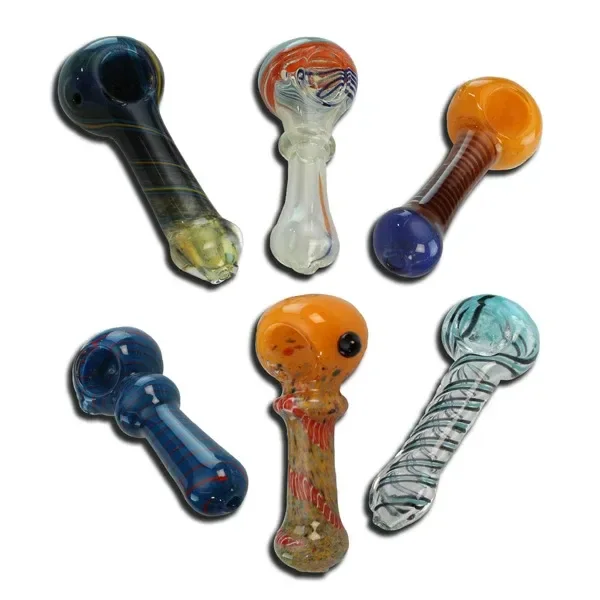 Selección de pipas de vidrio Mushroom con cazoletas redondeadas y distintos diseños en azul, naranja, verde y tonos transparentes.