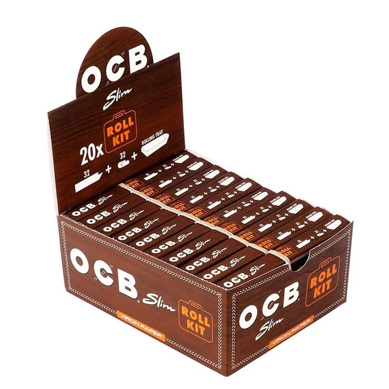 Expositor marrón OCB Slim Virgin abierto con varias unidades de papel de fumar y gráficos de filtros y bandeja en los envases.