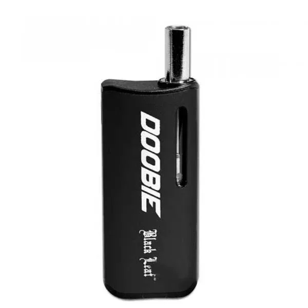 Vapeador Doobie Black negro con boquilla plateada, ventana vertical estrecha y letras blancas, sobre fondo blanco.