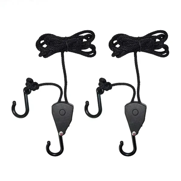 Poleas con freno Max. Platinum VDL con cuerdas negras enrolladas, carcasas triangulares y ganchos en ambos extremos.
