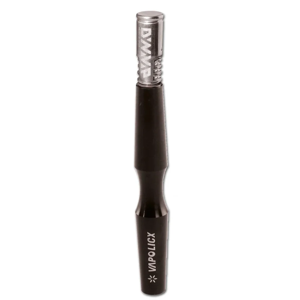 Vaporizador DynaVap Two Cone en posición vertical, con cuerpo negro de cintura estrecha y extremo metálico plateado sobre fondo blanco.