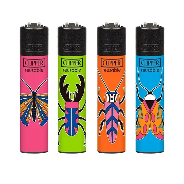Selección de mecheros Clipper Micro Bugs #3 con cabezales negros y distintos insectos multicolores sobre fondos rosa, verde, naranja y azul.