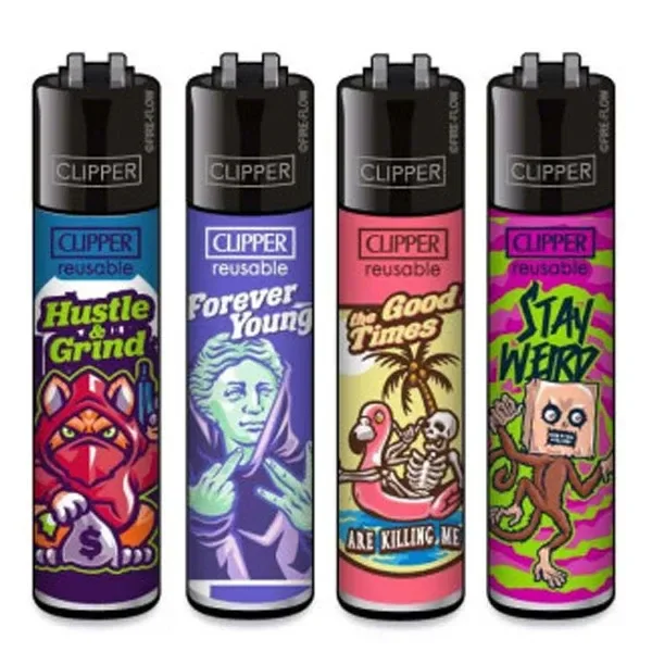 Mecheros Clipper con cabezal negro y diseños multicolor de gato, figura clásica, esqueleto en flotador y personaje con lema «Stay Weird». Mecheros Clipper con cabezal negro y diseños multicolor de gato, figura clásica, esqueleto en flotador y personaje con lema «Stay Weird».