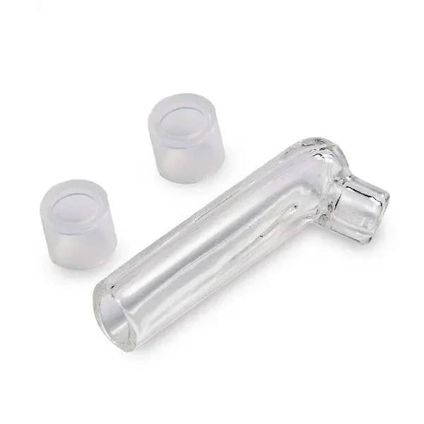Boquilla de cristal transparente para Mighty, alargada y con un extremo acodado, junto a varias piezas translúcidas sobre fondo blanco.