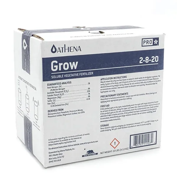Caja blanca Athena Pro Grow con franja azul, fórmula 2-8-20 e instrucciones impresas, vista en perspectiva sobre fondo blanco. Caja blanca Athena Pro Grow con franja azul, fórmula 2-8-20 e instrucciones impresas, vista en perspectiva sobre fondo blanco.