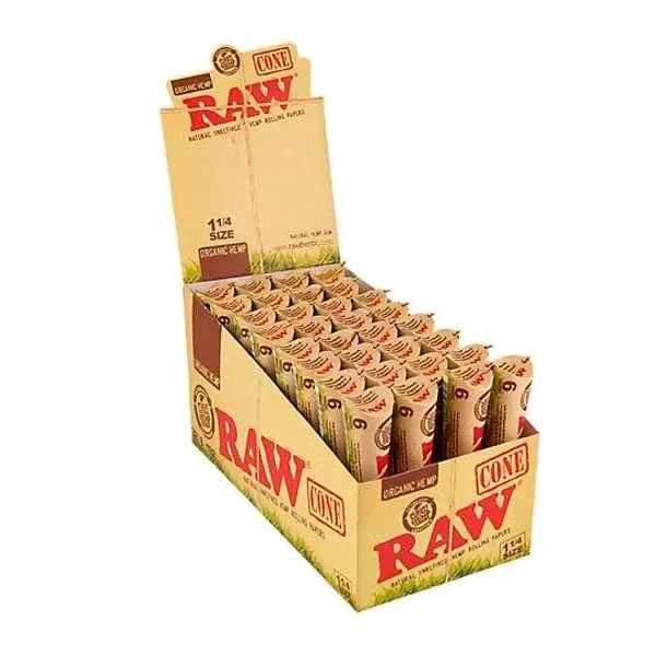 Expositor abierto de conos RAW Organic 1 1/4 con varias filas de envases individuales y logotipos rojos sobre fondo beige.