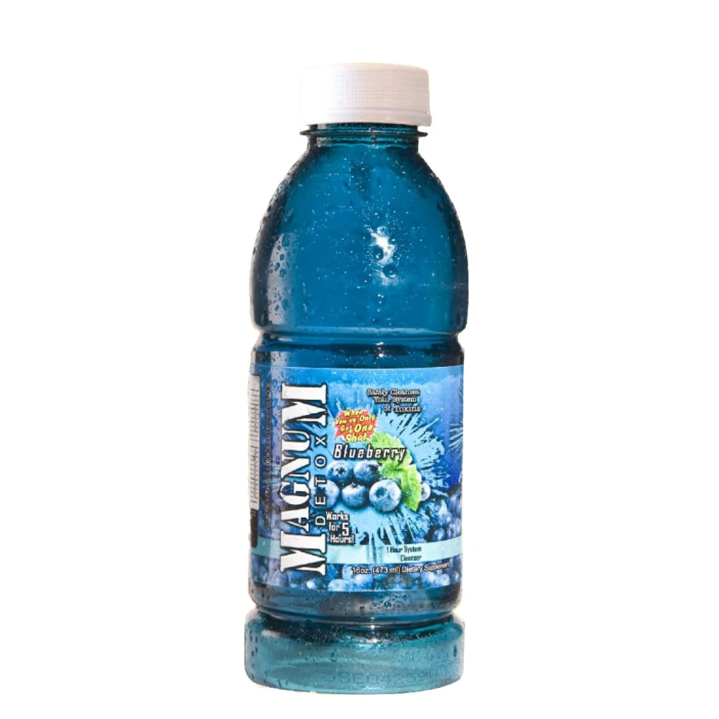 Botella azul de Magnum Original Blueberry de 473 ml, con tapón blanco y etiqueta ilustrada con arándanos, sobre fondo blanco. Botella azul de Magnum Original Blueberry de 473 ml, con tapón blanco y etiqueta ilustrada con arándanos, sobre fondo blanco.