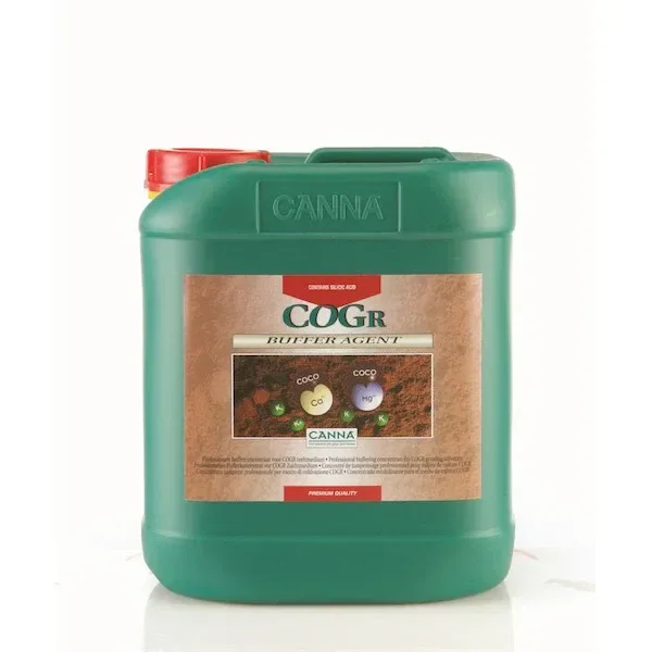 Garrafa verde de COGr Buffering Agent CANNA con asa superior, tapón rojo y etiqueta frontal marrón sobre fondo blanco. Garrafa verde de COGr Buffering Agent CANNA con asa superior, tapón rojo y etiqueta frontal marrón sobre fondo blanco.
