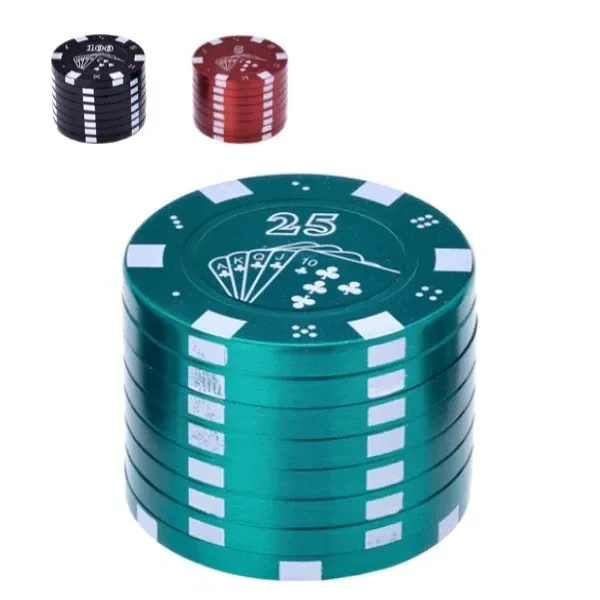 Grinder con diseño de fichas de casino en verde, con el número 25 y cartas en la tapa; variantes negra y roja en la parte superior.