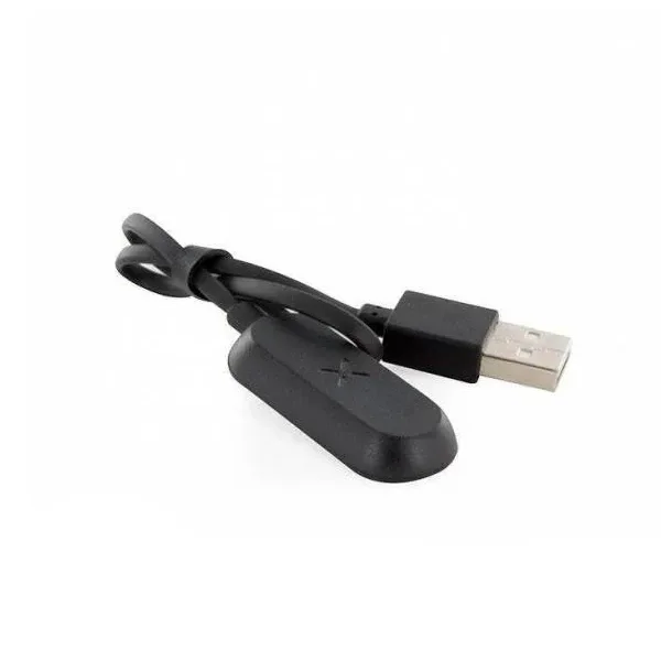 Cargador USB negro para PAX2 y PAX3, con base alargada, cable corto recogido y conector USB-A sobre fondo blanco.