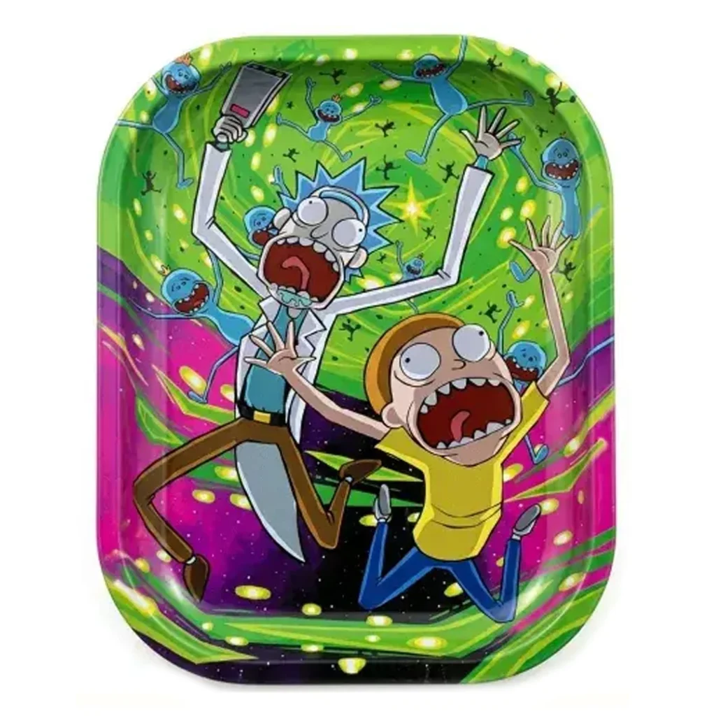 Bandeja rectangular de bordes redondeados con Rick y Morty gritando entre remolinos verdes y morados y pequeñas figuras azules.