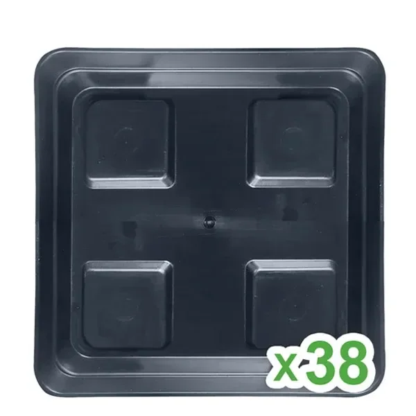 Plato cuadrado negro Easy Garden visto desde arriba, con borde elevado y cuatro relieves cuadrados; distintivo «x38» en una esquina. Plato cuadrado negro Easy Garden visto desde arriba, con borde elevado y cuatro relieves cuadrados; distintivo «x38» en una esquina.