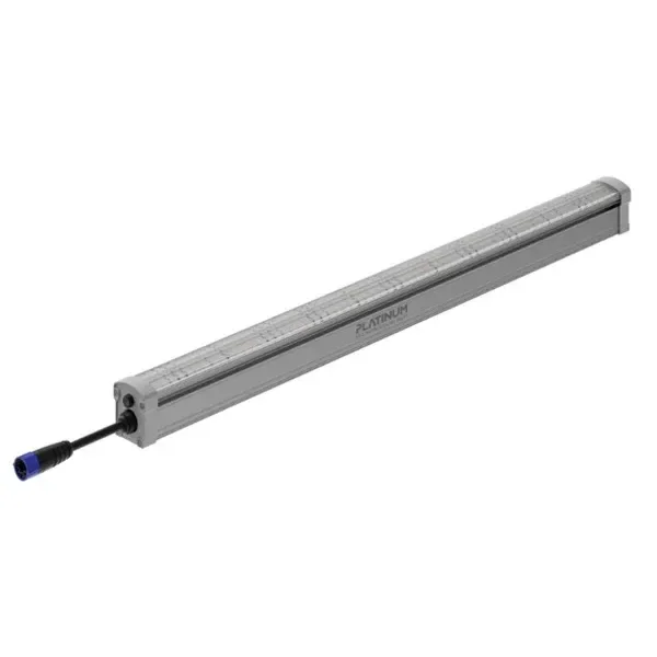 Barra LED Canopy Under de Platinum, alargada y gris, vista en diagonal con cubierta transparente y cable con conector en un extremo.