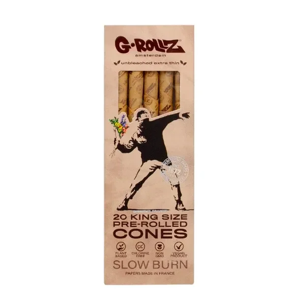 Estuche de conos G-Rollz King Size con ventana, papel marrón y diseño de Banksy con una figura lanzando un ramo de flores.