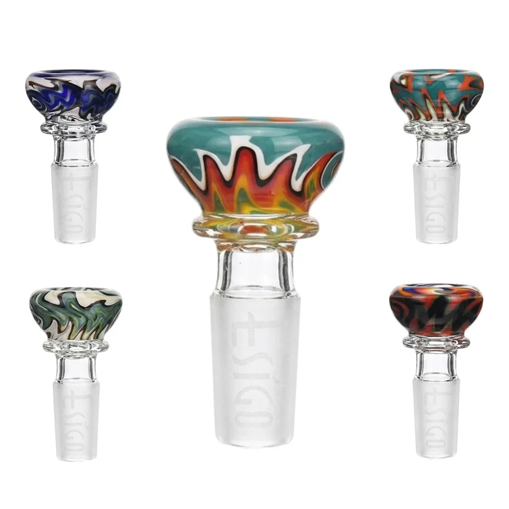 Selección de cazoletas de cristal con conexión transparente y dibujos de llamas en distintos colores; una ampliada en el centro.
