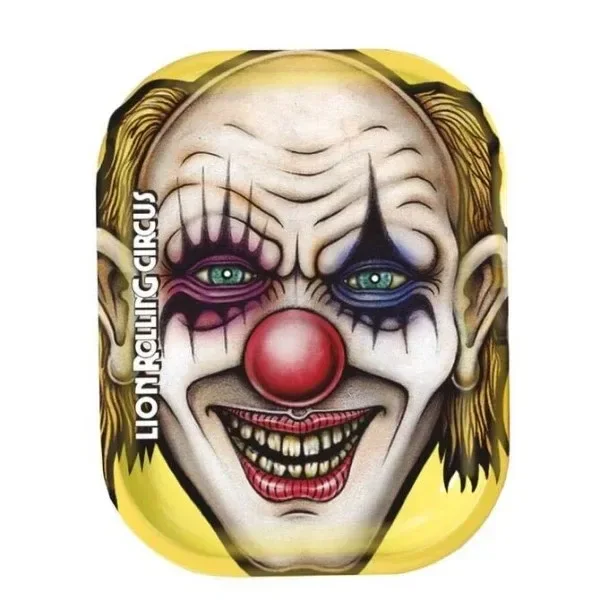 Bandeja Rolling Circus Edgar Allan con fondo amarillo y rostro de payaso de nariz roja, ojos verdes, maquillaje oscuro y sonrisa de dientes visibles.