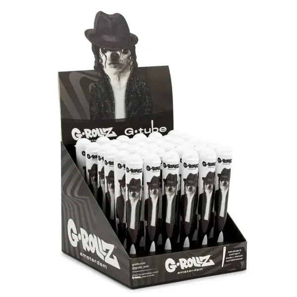 Expositor G-Rollz Pets Jackson con varios portacigarros decorados con un perro con sombrero negro y chaqueta oscura. Expositor G-Rollz Pets Jackson con varios portacigarros decorados con un perro con sombrero negro y chaqueta oscura.