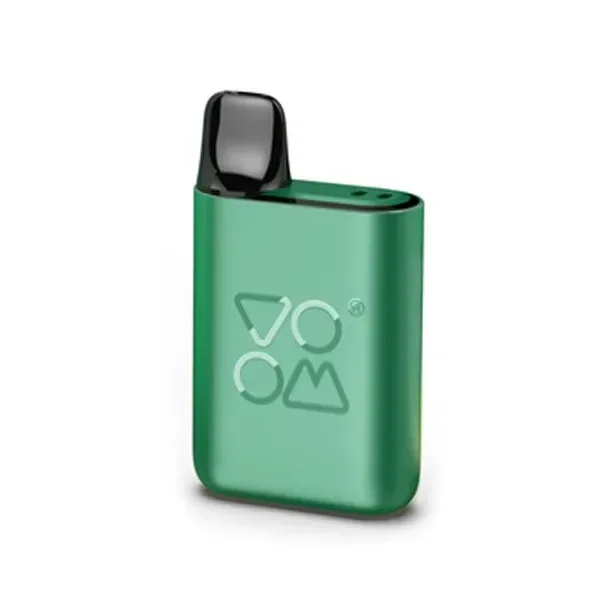 Vapeador Voom Apple de cuerpo verde rectangular con esquinas redondeadas, boquilla negra y logotipo frontal, sobre fondo blanco.