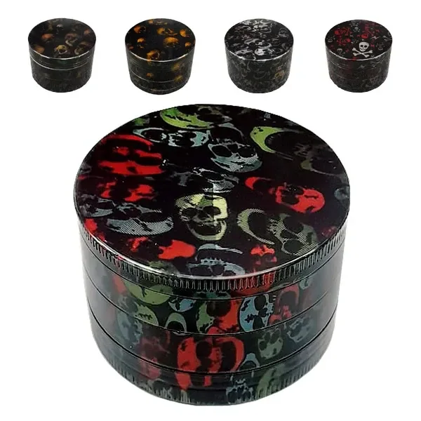 Grinder Skulls negro con calaveras multicolor, mostrado en primer plano junto a varias variantes de decoración.