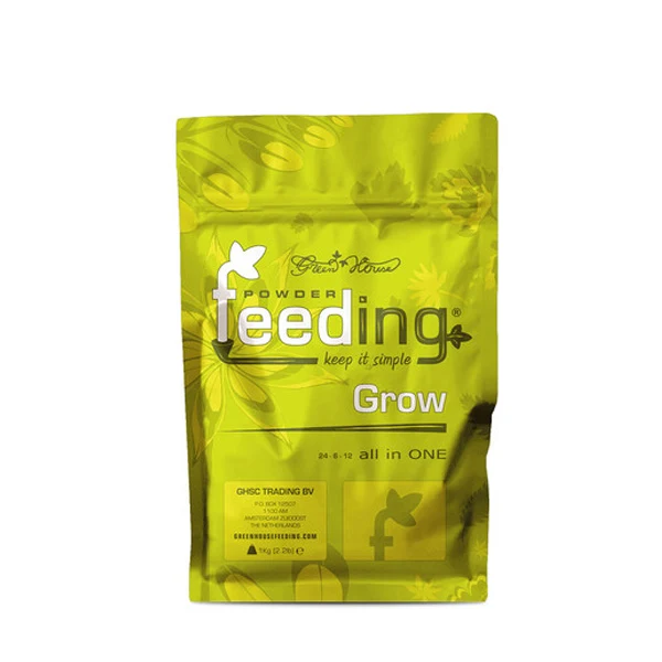 Bolsa verde de fertilizante en polvo Green House Feeding Grow, con cierre superior y texto «all in ONE», sobre fondo blanco.