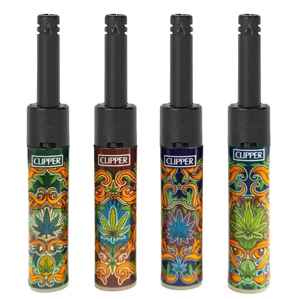 Selección de mecheros Clipper Minitube con tubo negro alargado y distintos diseños multicolores de hojas de cannabis sobre fondo blanco.
