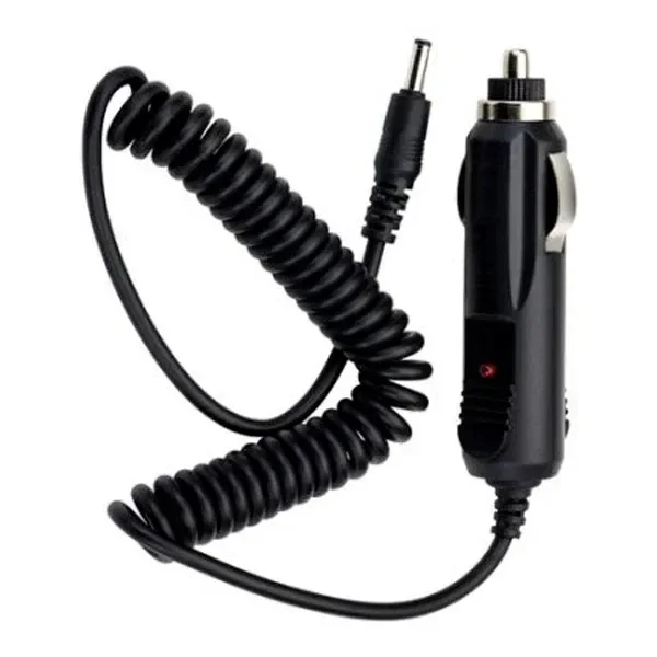 Cargador de coche Da Vinci Ascent YT34W negro, con adaptador para toma de mechero, cable en espiral y conector cilíndrico.
