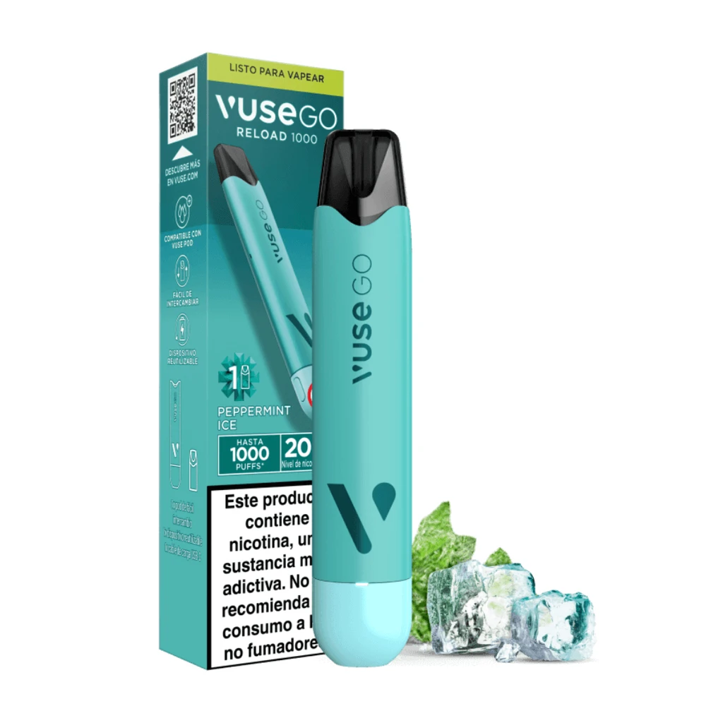 Vuse GO Reload 1000 Peppermint Ice turquesa con boquilla negra, junto a su caja, hojas de menta y cubitos de hielo.