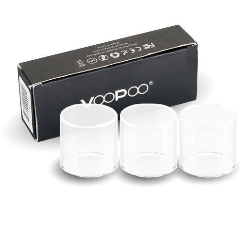 Tres tubos transparentes de recambio VOOPOO Uforce alineados delante de una caja negra con el logotipo de la marca, sobre fondo blanco. Tres tubos transparentes de recambio VOOPOO Uforce alineados delante de una caja negra con el logotipo de la marca, sobre fondo blanco.