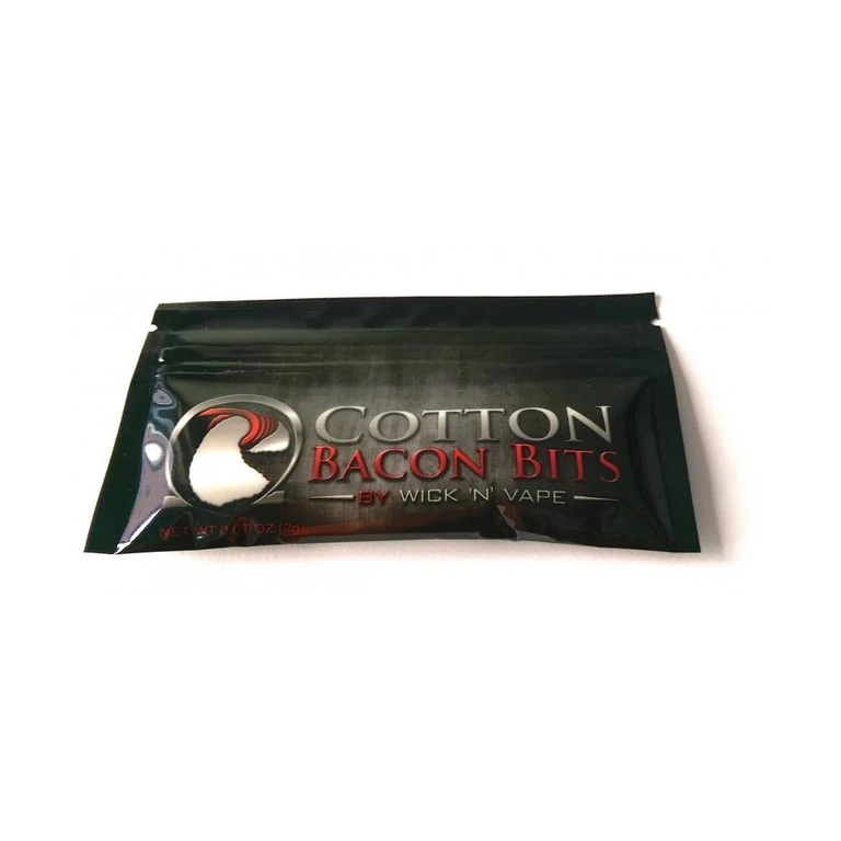 Bolsa negra de Cotton Bacon Bits de Wick'n'Vape, con cierre superior y letras plateadas y rojas, sobre fondo blanco.
