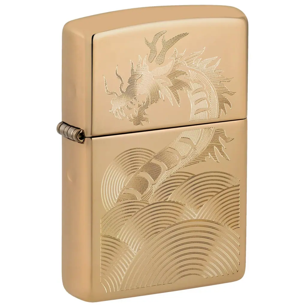 Encendedor Zippo 254B Dragon Design cerrado, de acabado dorado, con un dragón grabado sobre olas y bisagra lateral visible.
