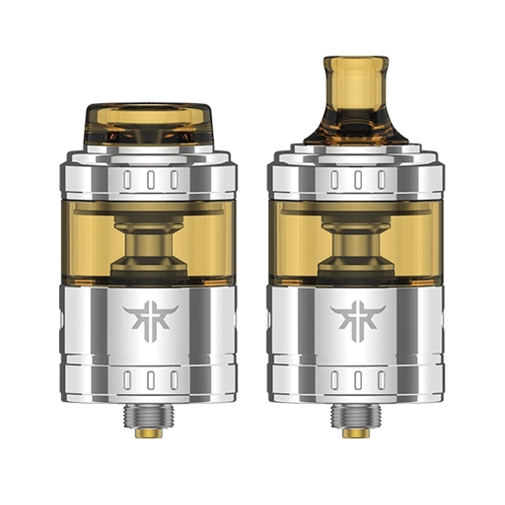 Dos configuraciones del Vandy Vape Requiem RTA, de acabado plateado y depósito ámbar, con boquilla corta ancha y boquilla alta estrecha. Dos configuraciones del Vandy Vape Requiem RTA, de acabado plateado y depósito ámbar, con boquilla corta ancha y boquilla alta estrecha.