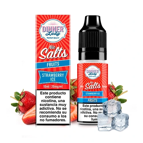 Frasco de tapón negro y caja roja de Dinner Lady Strawberry Ice Nic Salt, rodeados de fresas y cubitos de hielo.