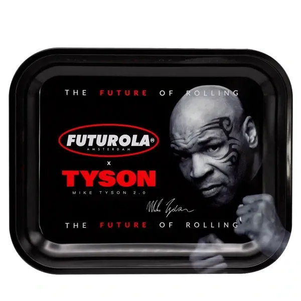Bandeja negra de bordes redondeados con retrato de Mike Tyson, firma y logotipos Futurola y Tyson en rojo y blanco.