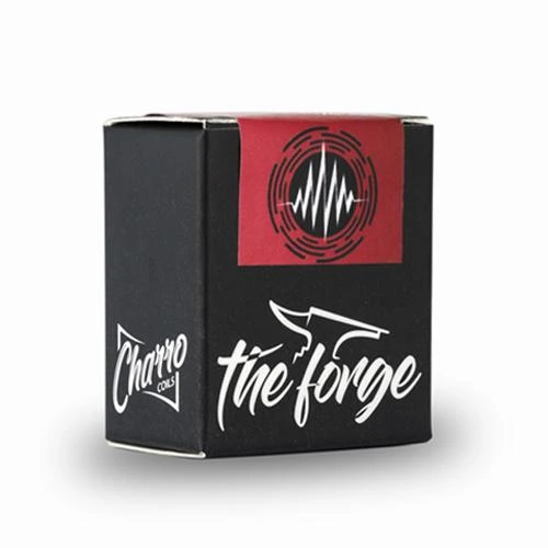 Caja negra de Charro Coils The Forge, vista en ángulo, con letras blancas y una franja roja con emblema circular.