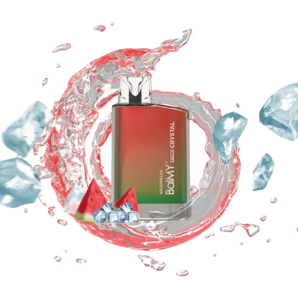 Vaper BalMY GO Crystal Watermelon con cuerpo rojo y verde, rodeado de una salpicadura, hielo y trozos de sandía sobre fondo negro.