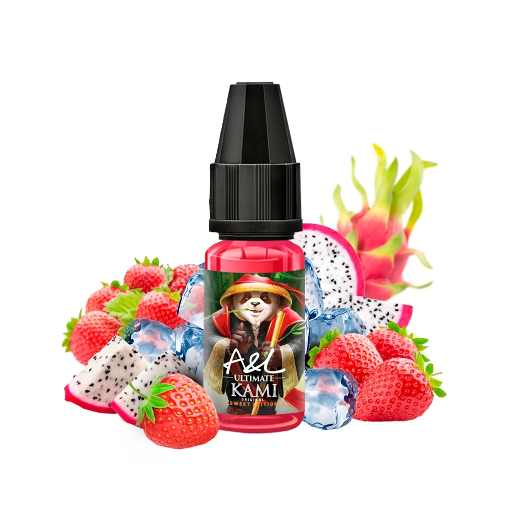 Frasco rojo de A&L Ultimate Kami con tapón negro y un panda en la etiqueta, rodeado de fresas, pitaya y cubitos de hielo.