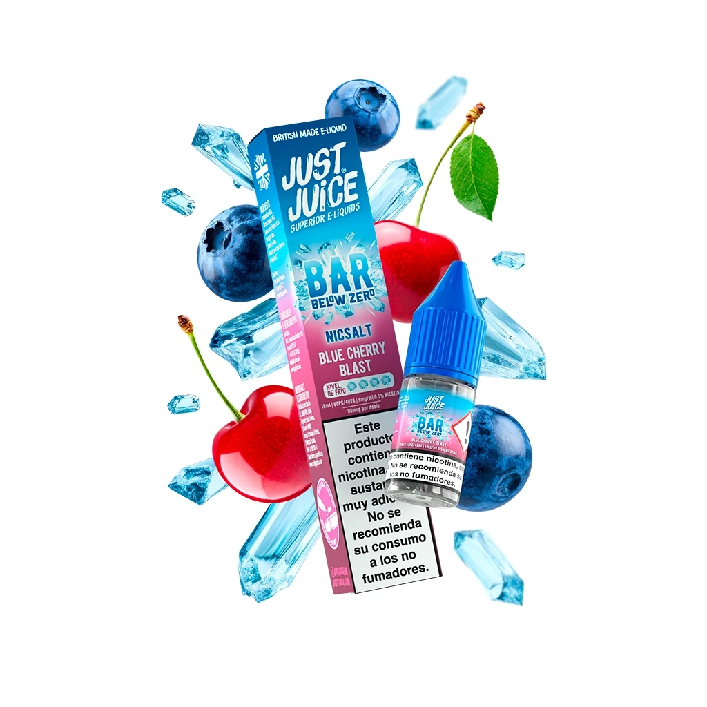 Caja y frasco de Just Juice Below Zero Blue Cherry Blast, con tapón azul, rodeados de cerezas, arándanos y fragmentos de hielo.