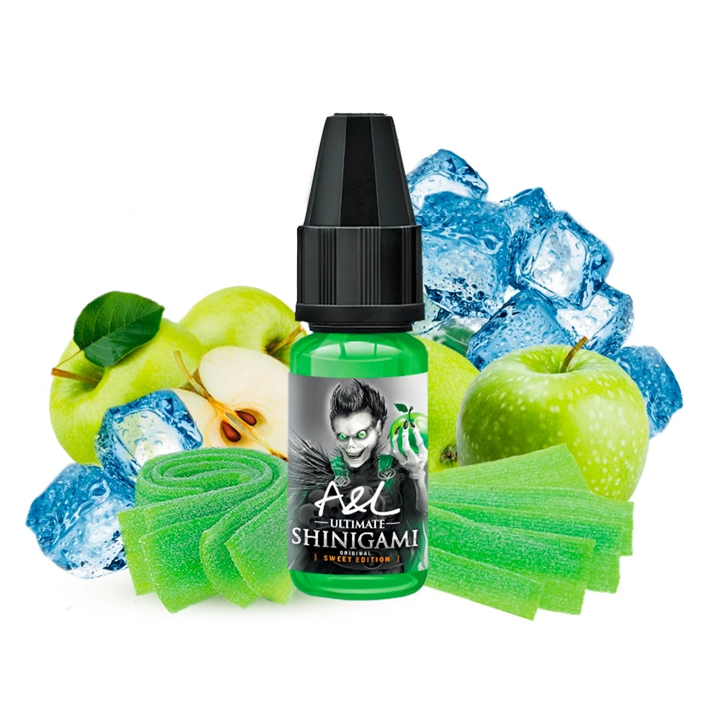Frasco verde de aroma Shinigami A&L Ultimate Sweet Edition con tapón negro, entre manzanas verdes, cubitos y cintas de golosina.