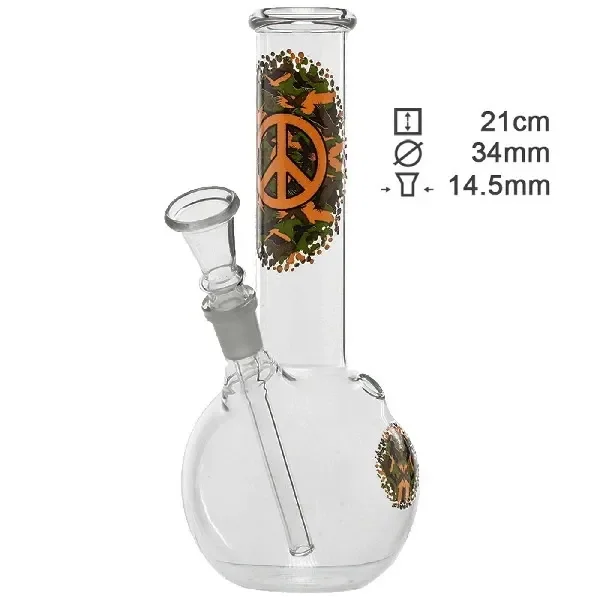 Bong transparente de base redondeada y tubo recto, con cazoleta lateral y símbolo de la paz naranja sobre un estampado de camuflaje.