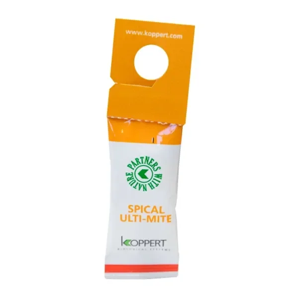 Sobre Spical Ulti-Mite de Koppert, blanco y naranja, con pestaña superior perforada para colgar, sobre fondo blanco.
