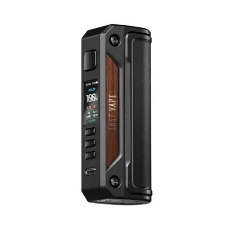 Mod Lost Vape en vista oblicua, con cuerpo negro, panel lateral marrón, pantalla, botones frontales y puerto USB sobre fondo blanco.