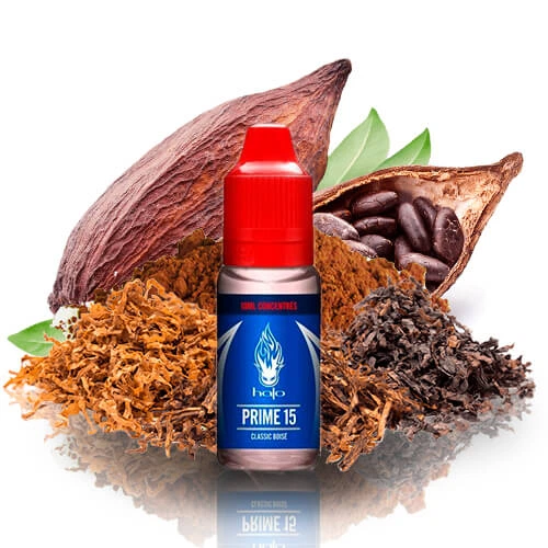 Frasco Halo Prime 15 de etiqueta azul y tapón rojo, rodeado de hojas de tabaco desmenuzadas y vainas de cacao con semillas.