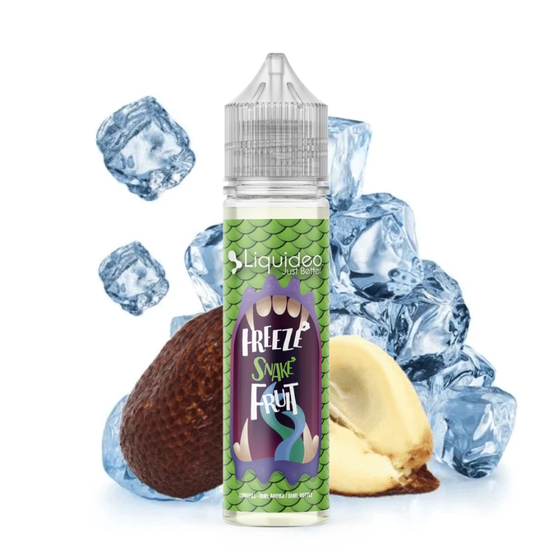 Frasco Liquideo Freeze Snake Fruit con etiqueta verde de boca y colmillos, rodeado de cubitos de hielo y fruta entera y cortada.