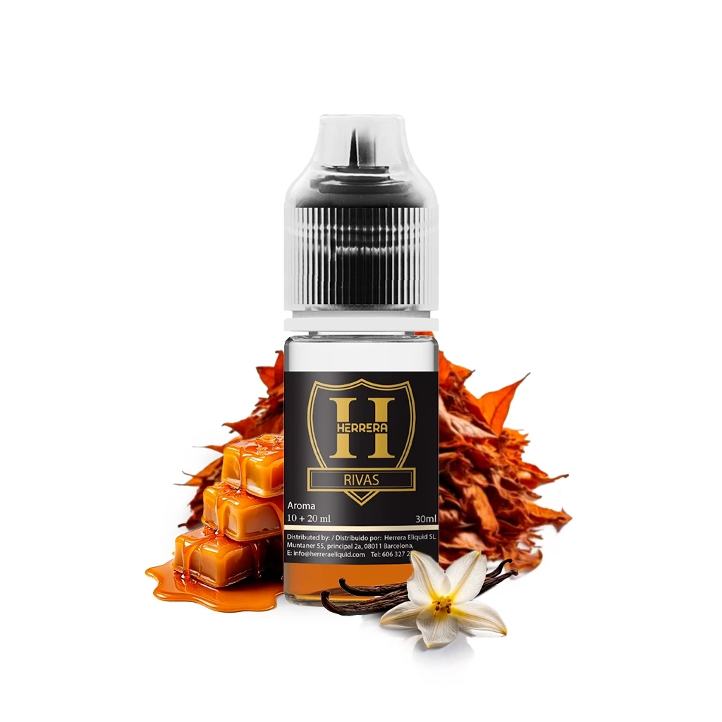 Bote de Herrera Rivas con etiqueta negra y dorada, rodeado de hojas marrones, caramelos, vainas y una flor de vainilla.