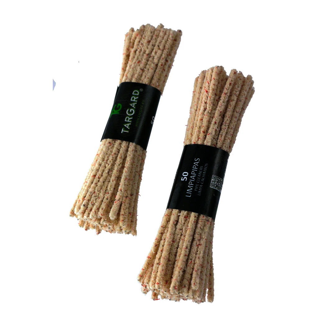 Dos haces de limpiapipas cilíndricos beige con motas rojizas, sujetos con bandas negras, uno con la inscripción «50 limpiapipas». Dos haces de limpiapipas cilíndricos beige con motas rojizas, sujetos con bandas negras, uno con la inscripción «50 limpiapipas».