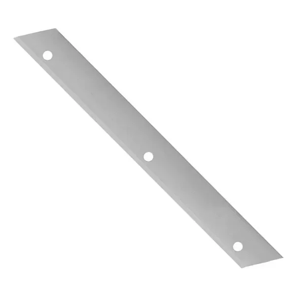 Cuchilla Table Trimmer alargada y gris, con tres orificios circulares, dispuesta en diagonal sobre fondo blanco. Cuchilla Table Trimmer alargada y gris, con tres orificios circulares, dispuesta en diagonal sobre fondo blanco.