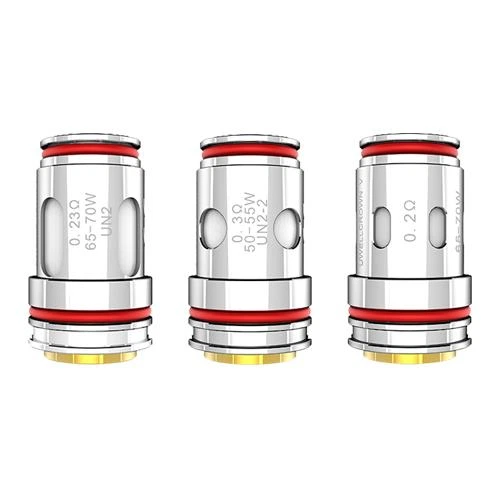 Selección de resistencias Uwell Crown V plateadas con juntas rojas y distintas inscripciones: 0,23, 0,3 y 0,2 ohmios.