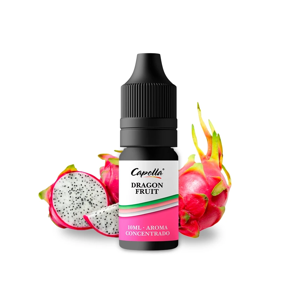 Frasco negro de aroma Capella Dragon Fruit de 10 ml, con etiqueta blanca y rosa, rodeado de pitayas enteras y cortadas.